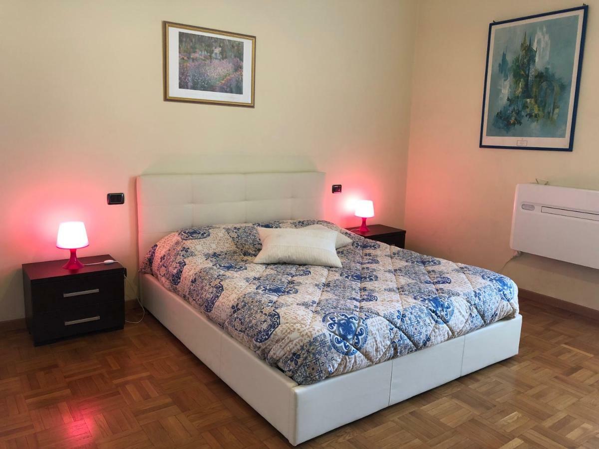 3 Perle All'Accademia Apartments Флоренция Екстериор снимка